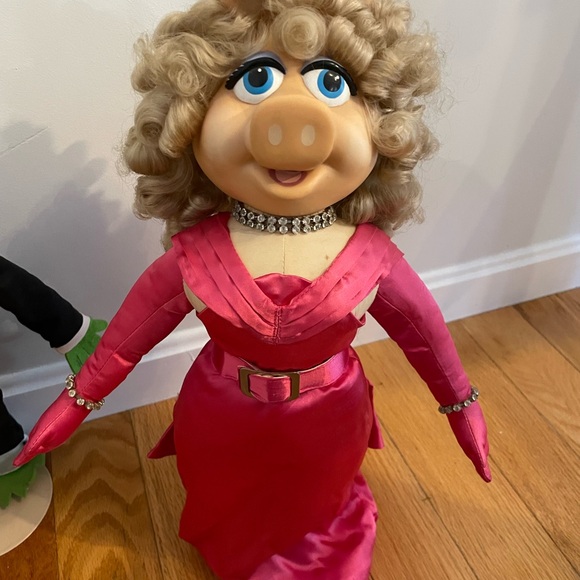Vintage 90’s Miss Piggy Material Girl & Kermit in Tux Dolls & Stands Jim Henson - Picture 3 of 4